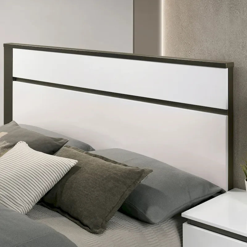 Furniture of America Conjira Modern 2-Piece White Wood Platform Bed and Nightstand Set