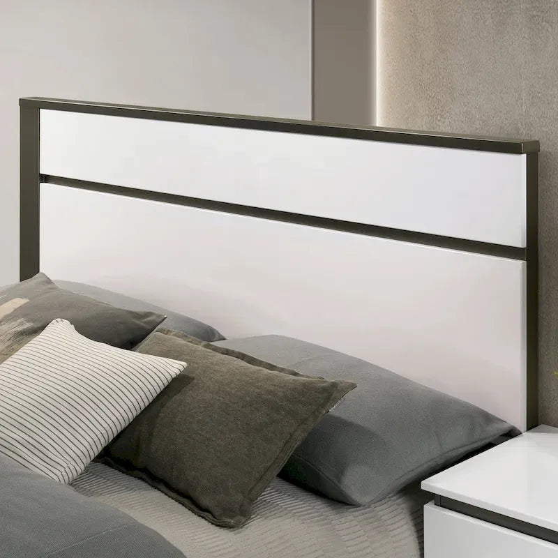 Conjira Modern White Wood 6-Piece Storage Platform Bedroom Set with USBs by Furniture of America