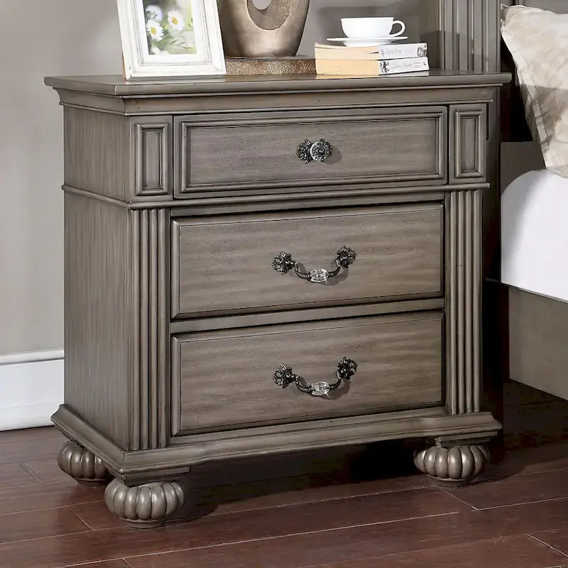 Vame 3-Piece Traditional Grey Wood Poster Bedroom Set With Two Nightstands by Furniture of America
