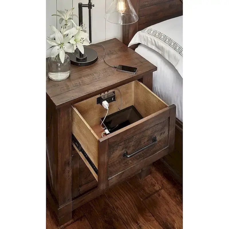 Simply Solid Shelba Solid Wood 4-piece Storage Bedroom Collection