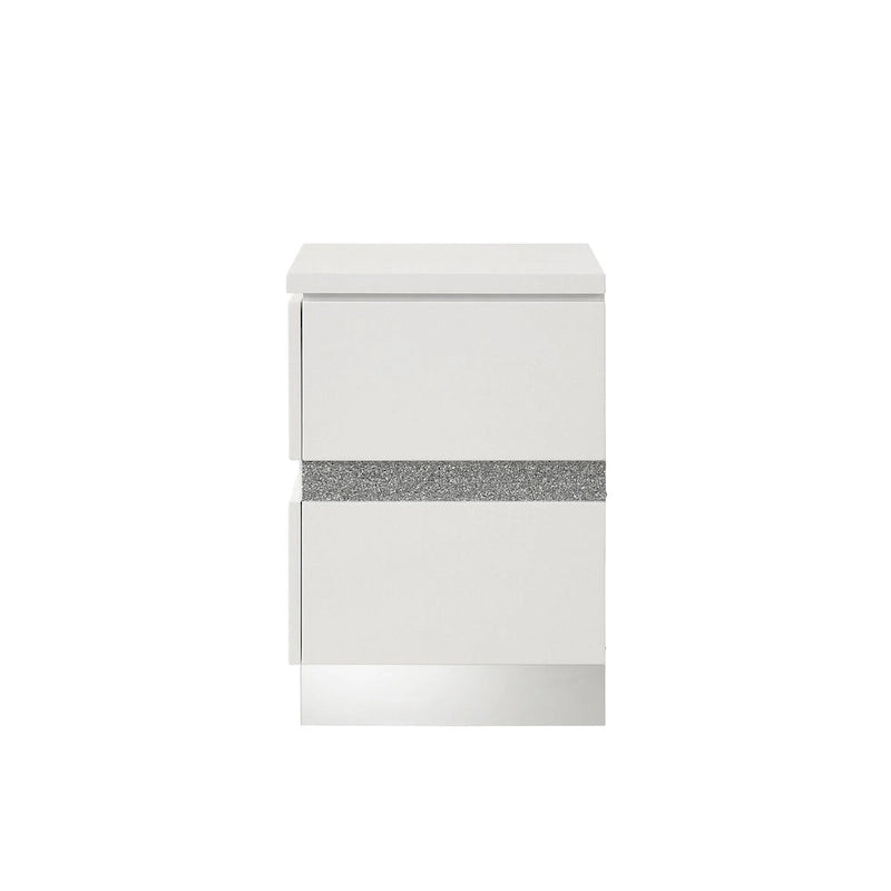 New Classic Furniture Corazon White 4-piece Bedroom Set with Nightstand