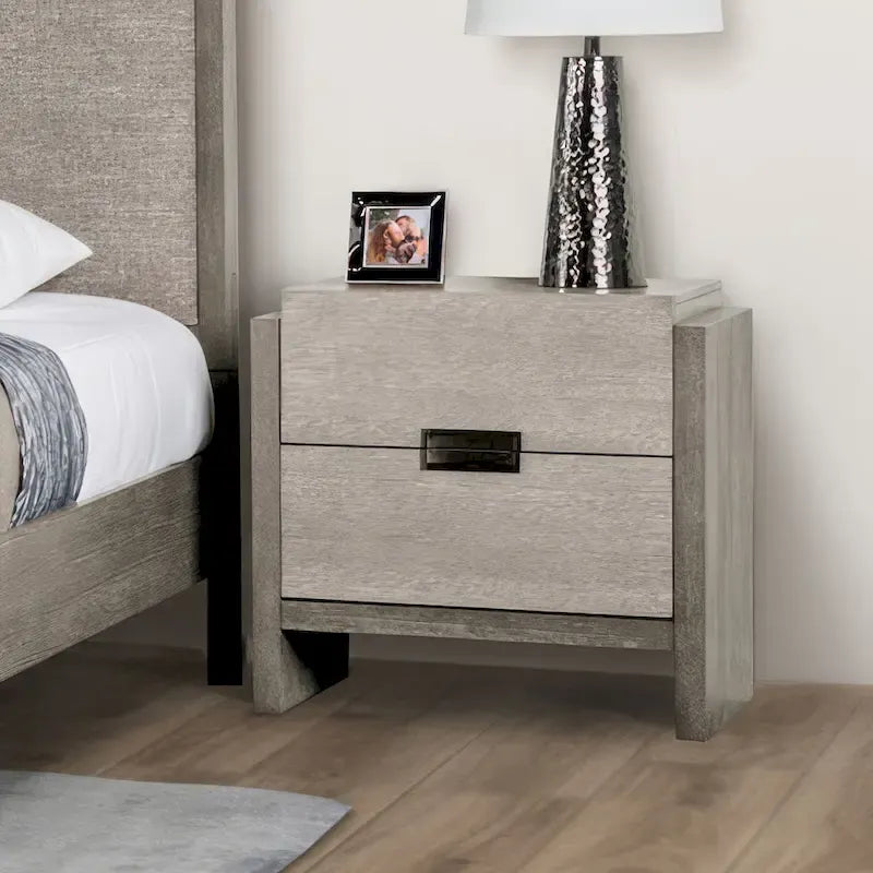 Furniture of America Cruz Contemporary Gray Solid Wood Panel 6-Piece Bed, 2 Nightstand, Chest, Dresser and Mirror Bedroom Set