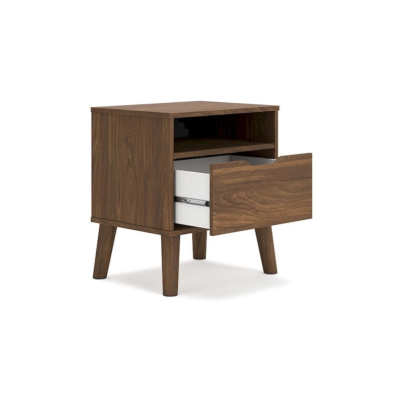 Signature Design by Ashley Fordmont Brown Panel Headboard with Dresser and Nightstand