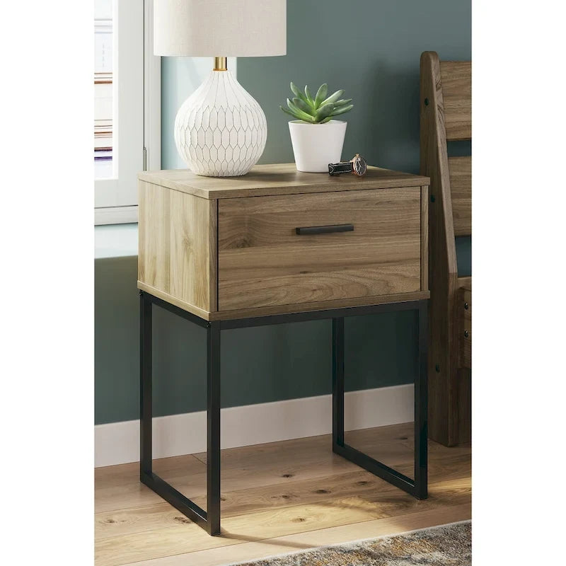 Signature Design by Ashley Deanlow Honey Panel Headboard with Dresser and Nightstand